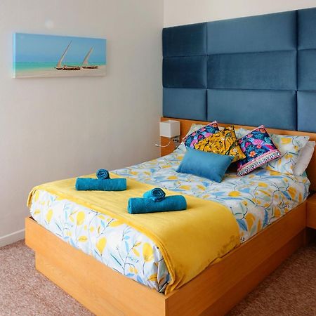 A Beautiful Apartment With Stunning Sea Views & Private Balcony Борнмут Экстерьер фото