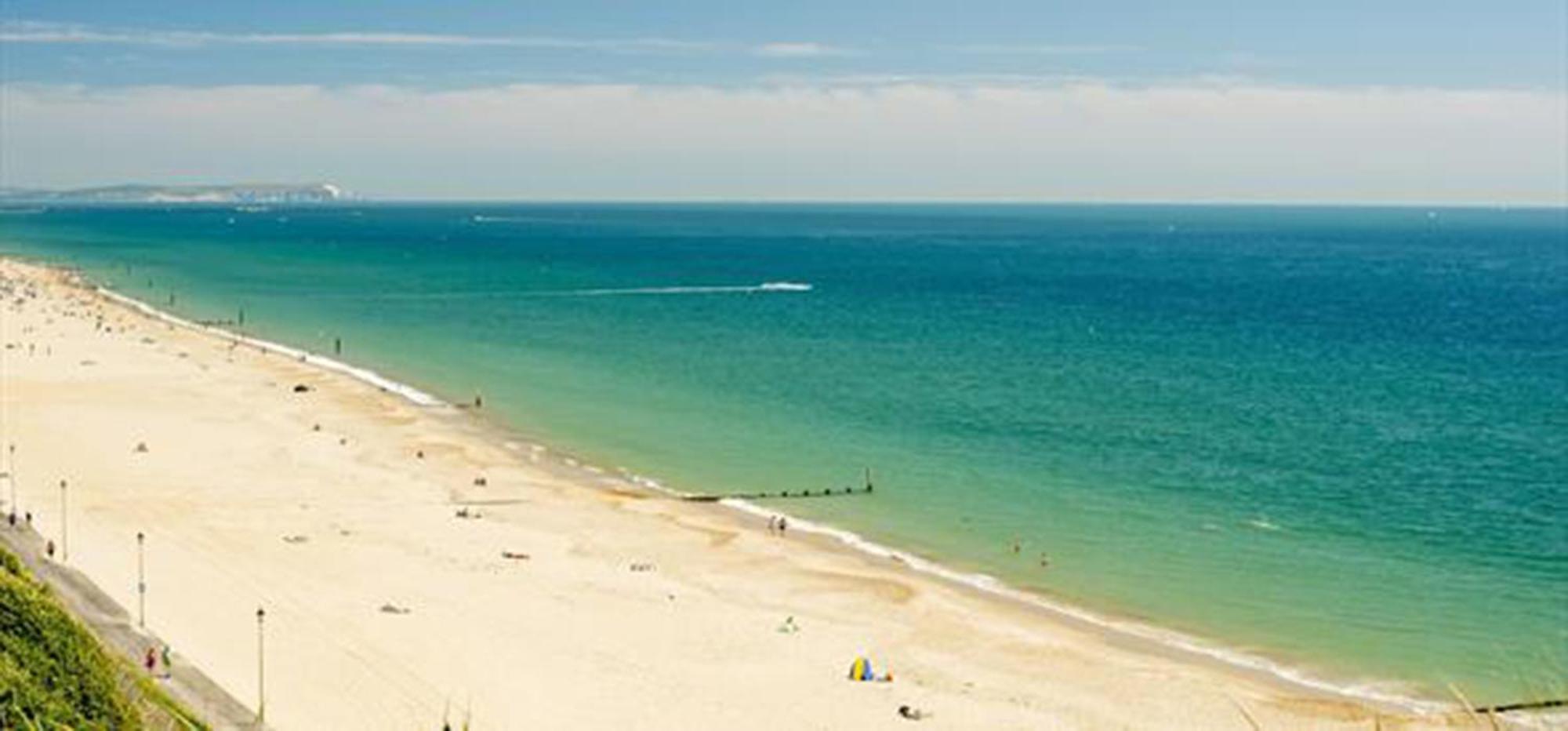 A Beautiful Apartment With Stunning Sea Views & Private Balcony Борнмут Экстерьер фото