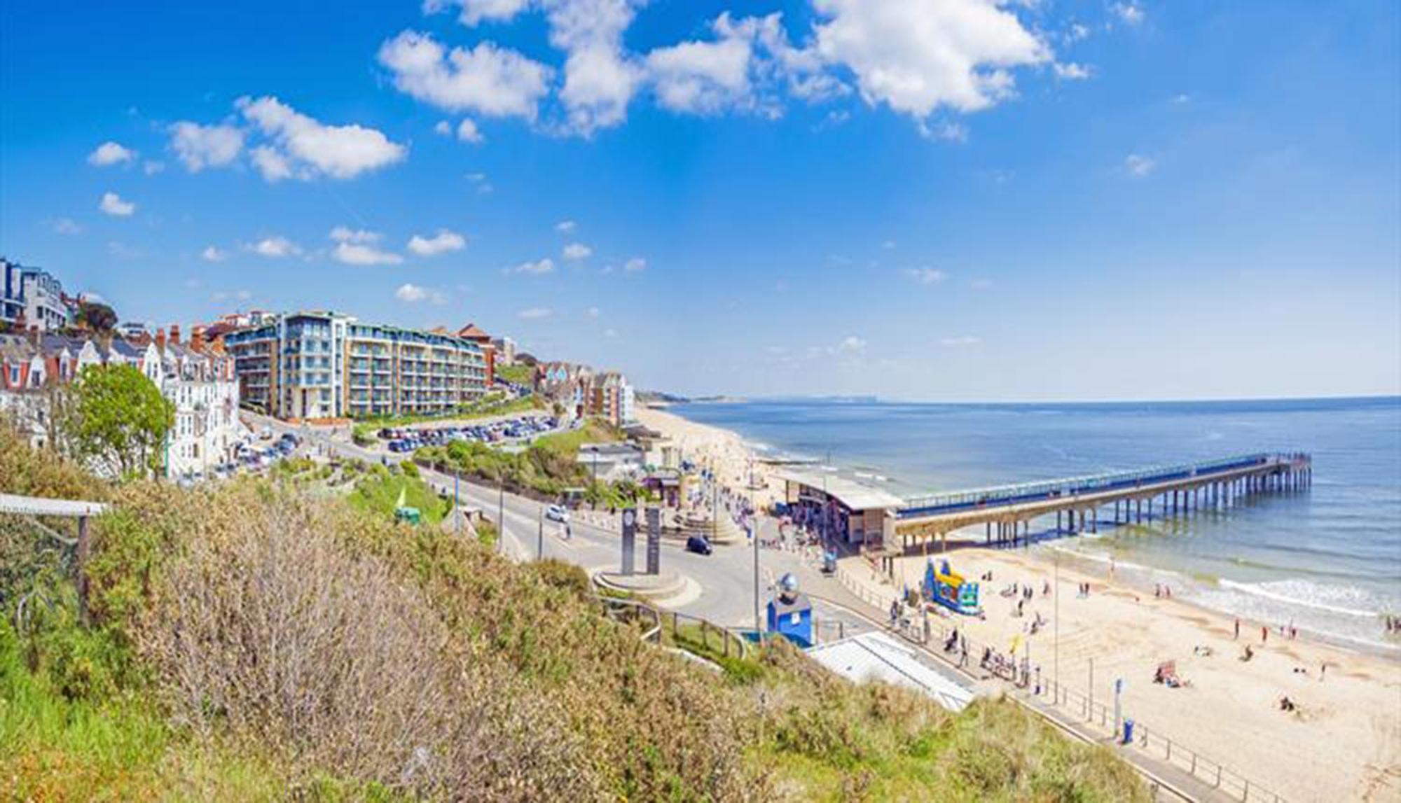 A Beautiful Apartment With Stunning Sea Views & Private Balcony Борнмут Экстерьер фото