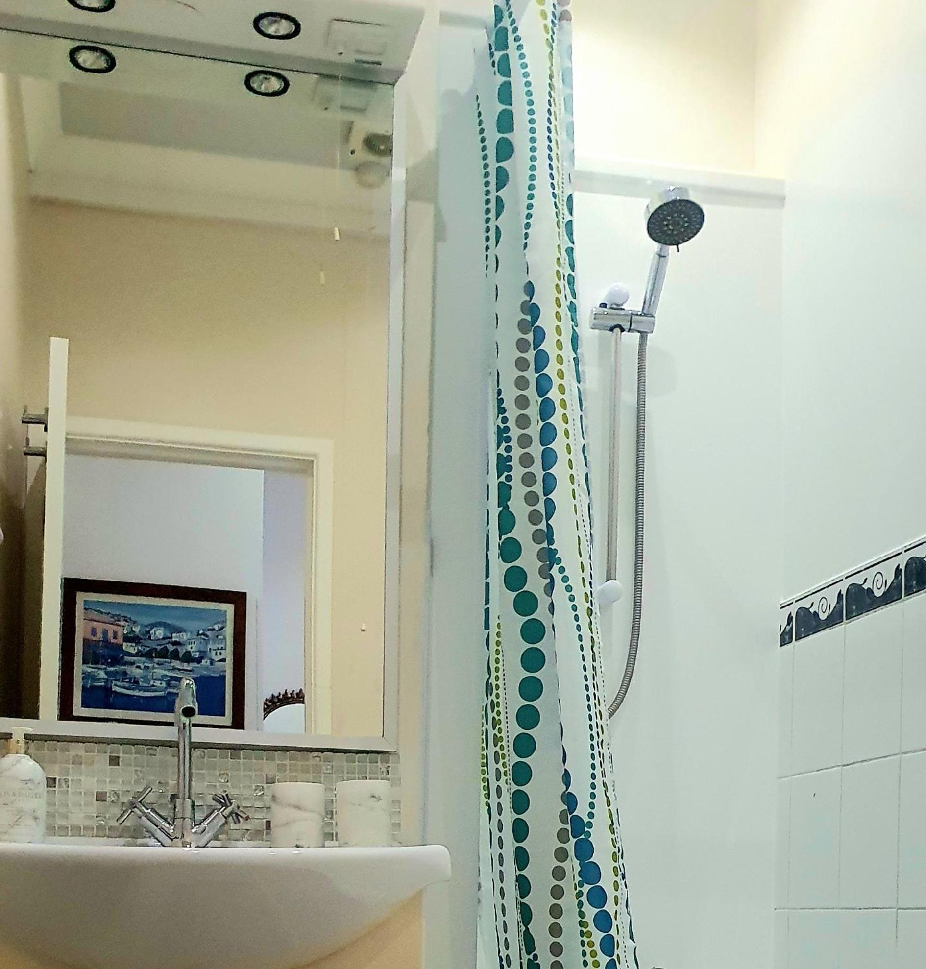 A Beautiful Apartment With Stunning Sea Views & Private Balcony Борнмут Экстерьер фото